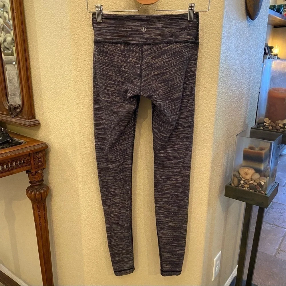 LULULEMON Women Dark Gray Striped Athletic Leggings Size 4